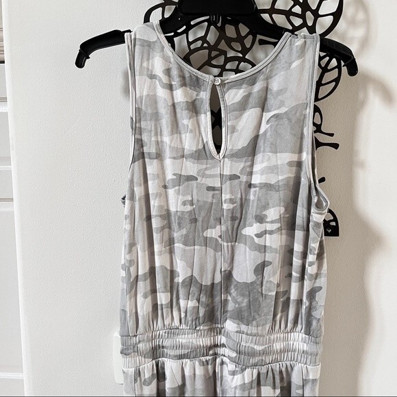 RACHEL ZOE Printed Scoop Neck Jumpsuit In Grey Camo S - Picture 8 of 9